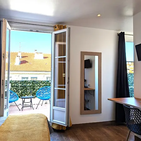 Отель H33 Ницца