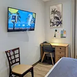 H33 Hotel 2*