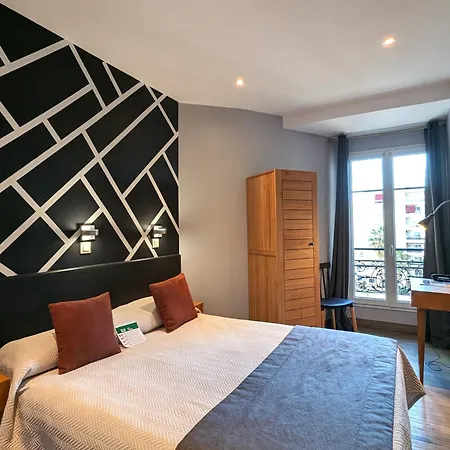 H33 Hotel 2*