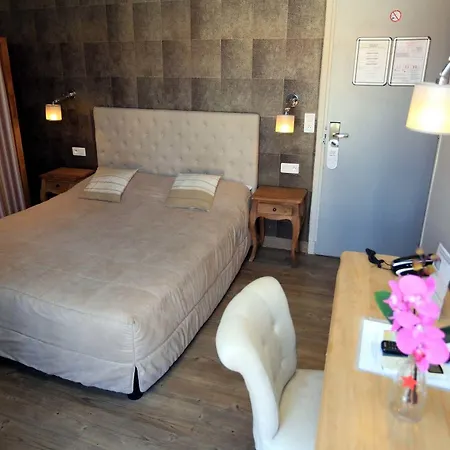 H33 Hotell 2*