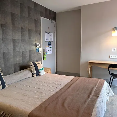 Hotel H33